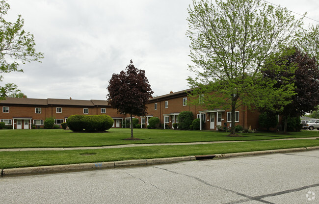 Building Photo - Wickliffe Gardens