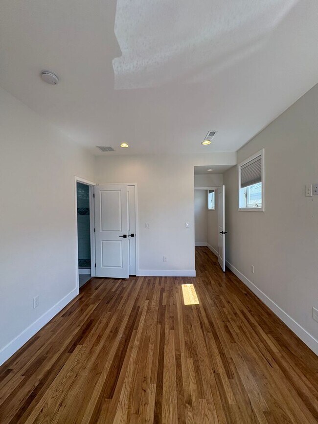 Building Photo - 3309 Navajo St