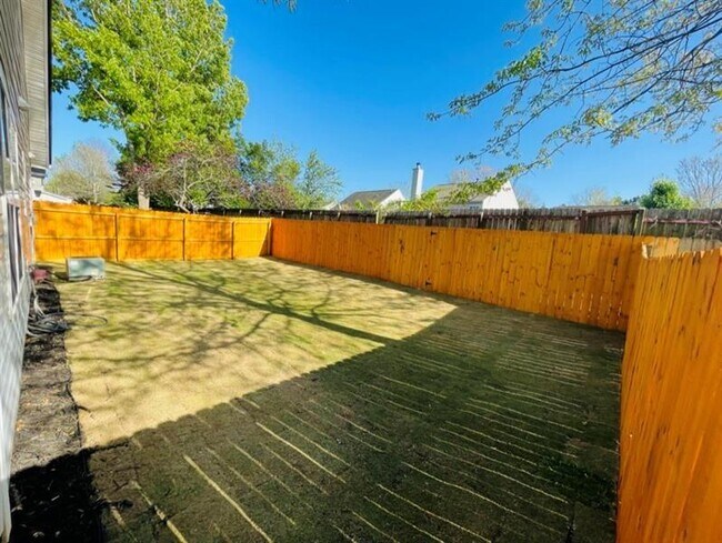 Building Photo - 2335 Gateview Ct
