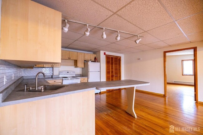 Building Photo - 353 Springfield Ave