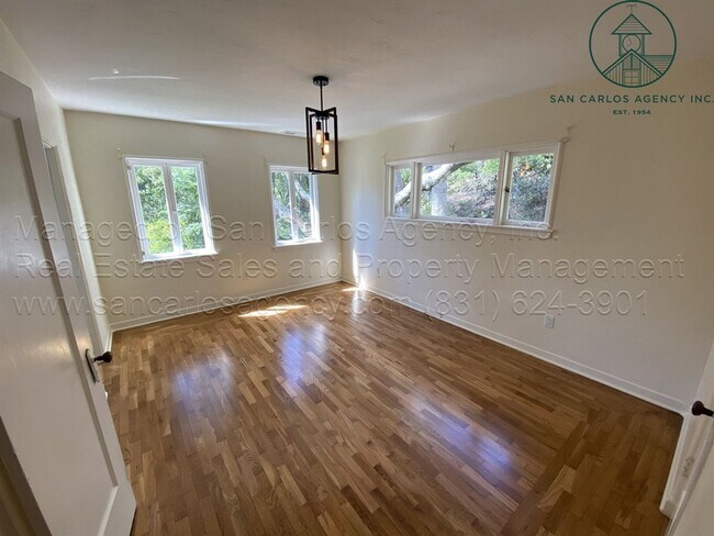 Building Photo - Private and Updated Three Bedroom Carmel H...