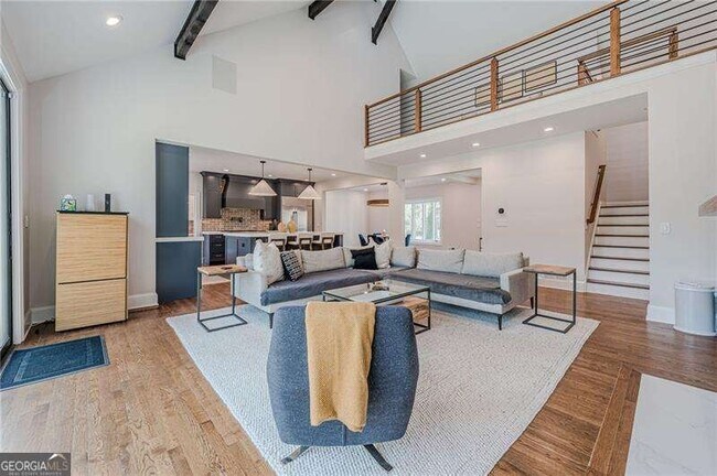 Building Photo - 4562 Columns Dr SE