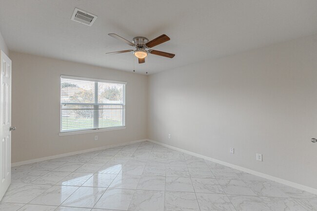 Building Photo - 21611 Falvel Misty Dr