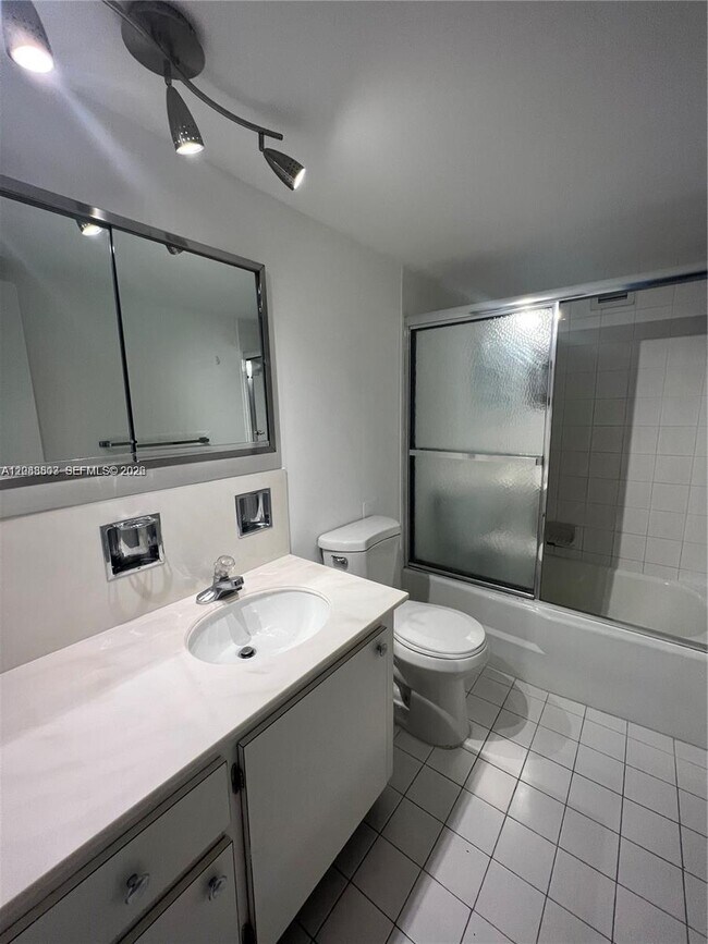 Building Photo - 5161 Collins Ave