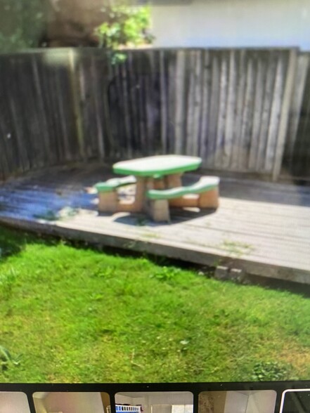 Small back patio - 2660 Meadow Brook Ln