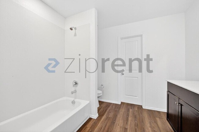 Building Photo - 900 Wildflower St