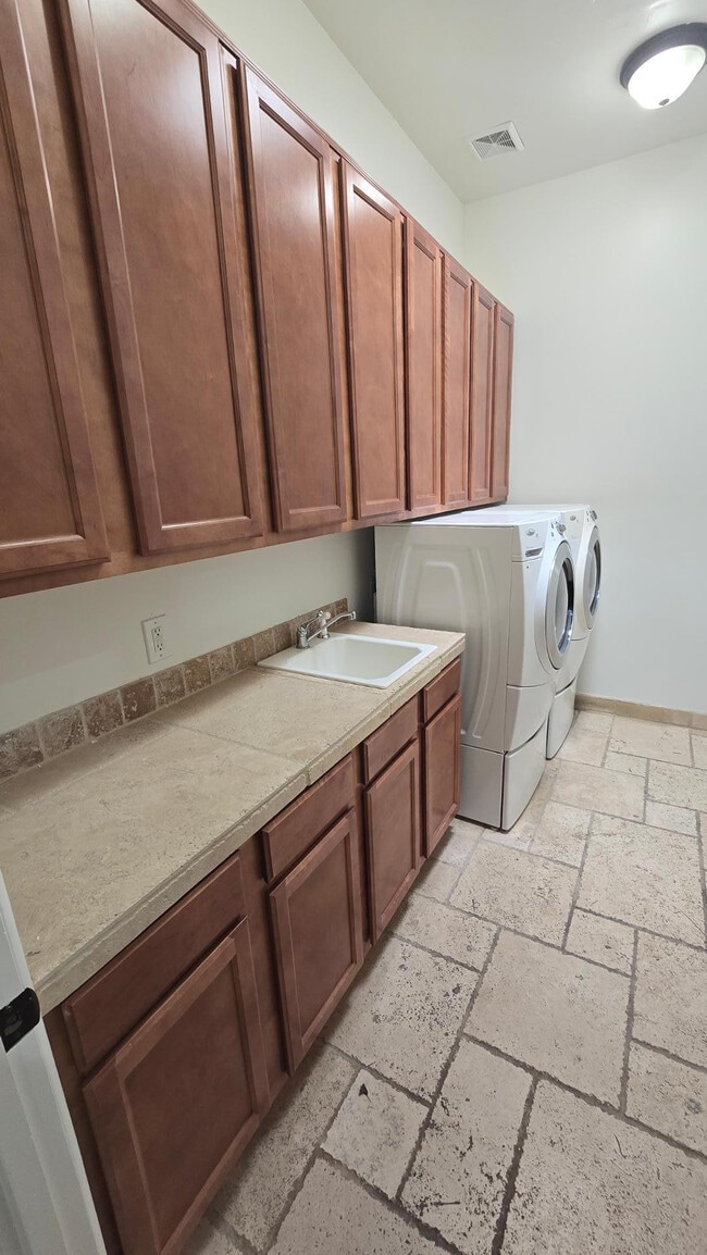 Building Photo - 4485 E Quail Brush Rd