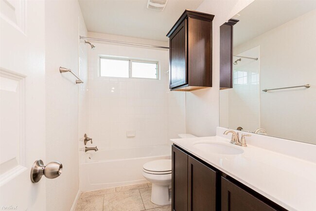 Building Photo - 4 br, 2.5 bath House - 605 AllensCreek Way