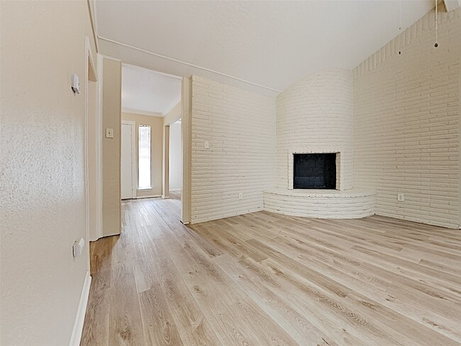 Building Photo - 6511 Grey Oaks Dr