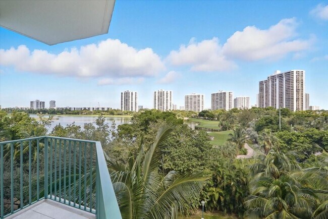 Primary Photo - 20000 E Country Club Dr