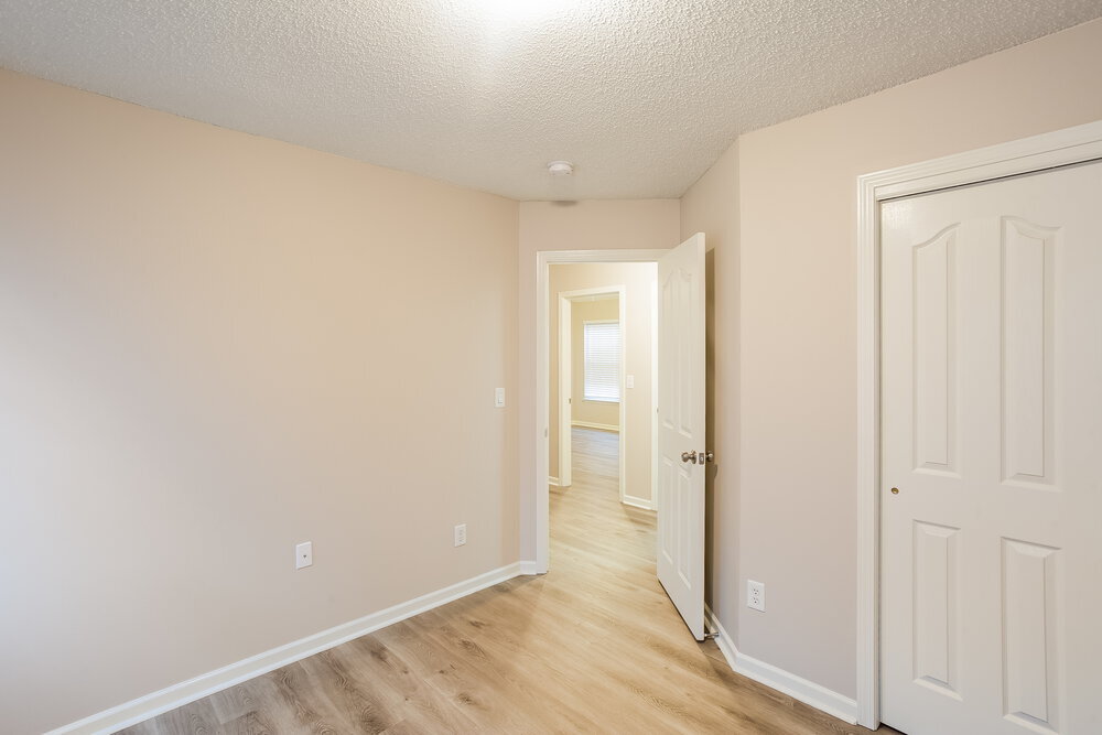 Building Photo - 5902 Shining Oak Ln