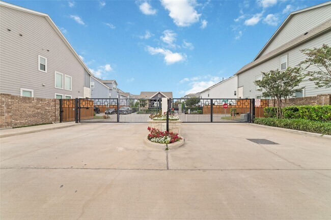 Building Photo - 10974 Swang Link Dr