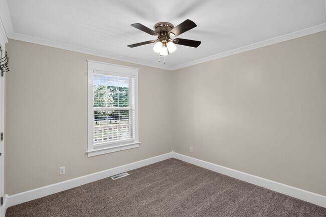 Building Photo - 11880 Provident Dr
