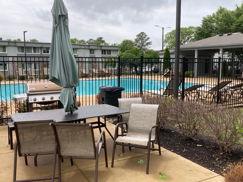 Picnic area - 1900 Richard Jones Rd