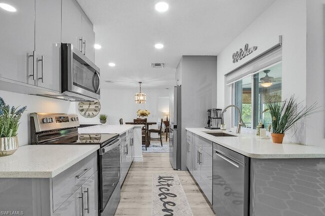 Building Photo - 5301 Shalley Cir W