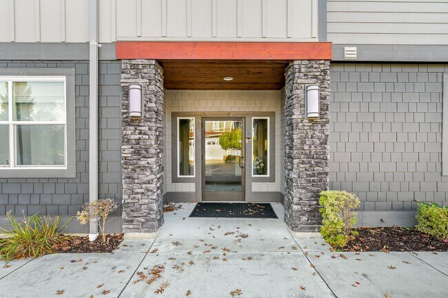 Building Photo - Beautiful Condo in Lynden