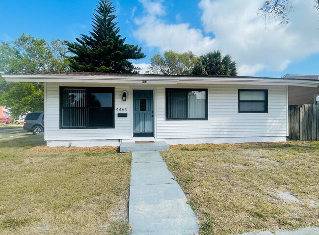 Building Photo - Emerson Ave