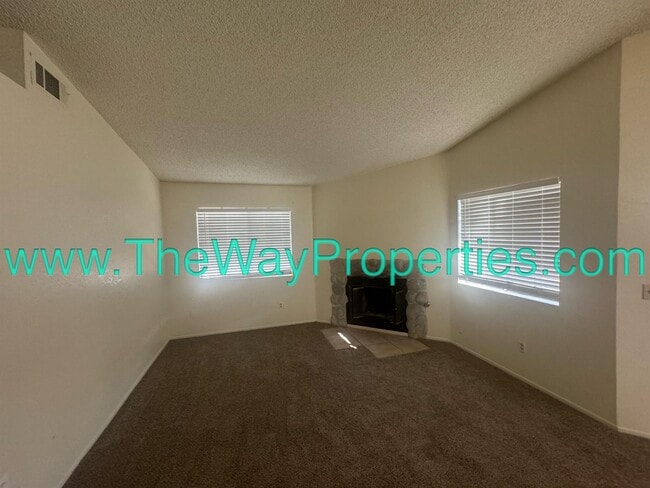 Building Photo - 10660 Cottonwood Ave