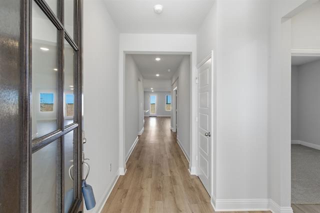 Building Photo - 2020 Beeflower St