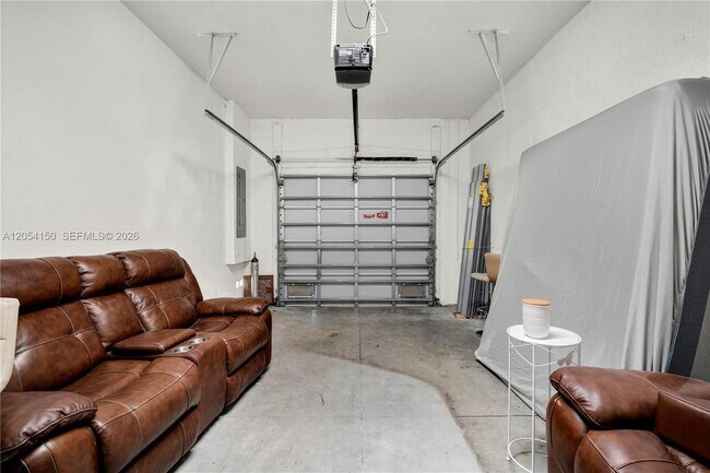 Building Photo - 1161 SW 8th Ave
