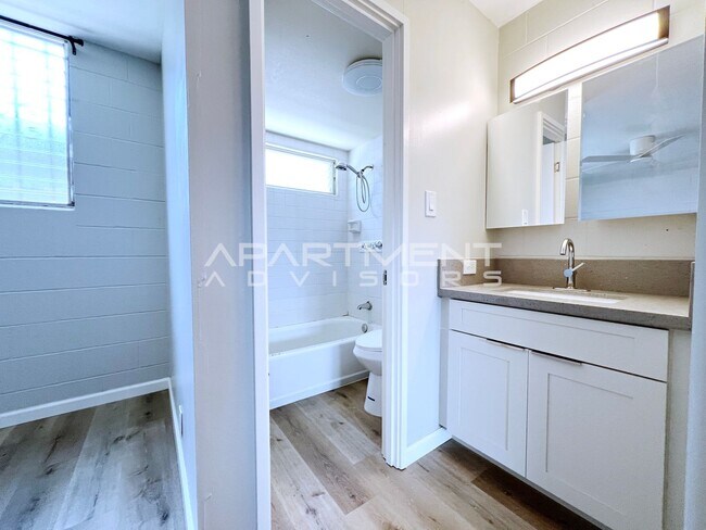 Building Photo - 816 Birch St