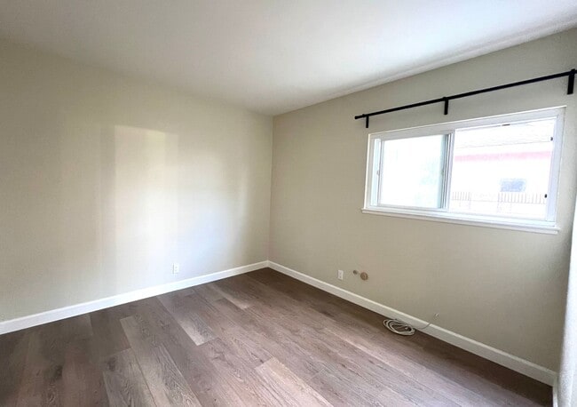 Building Photo - Rare 4 Bedroom pool home available in Cypress