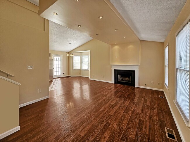 Building Photo - Charming 3 Bed, 2 Bath Home in Douglasvill...