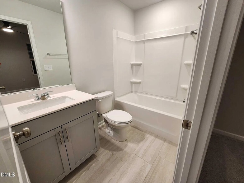 Building Photo - Room in Townhome on Hemlock Cone Wy