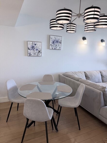 Building Photo - 1900 Purdy Ave