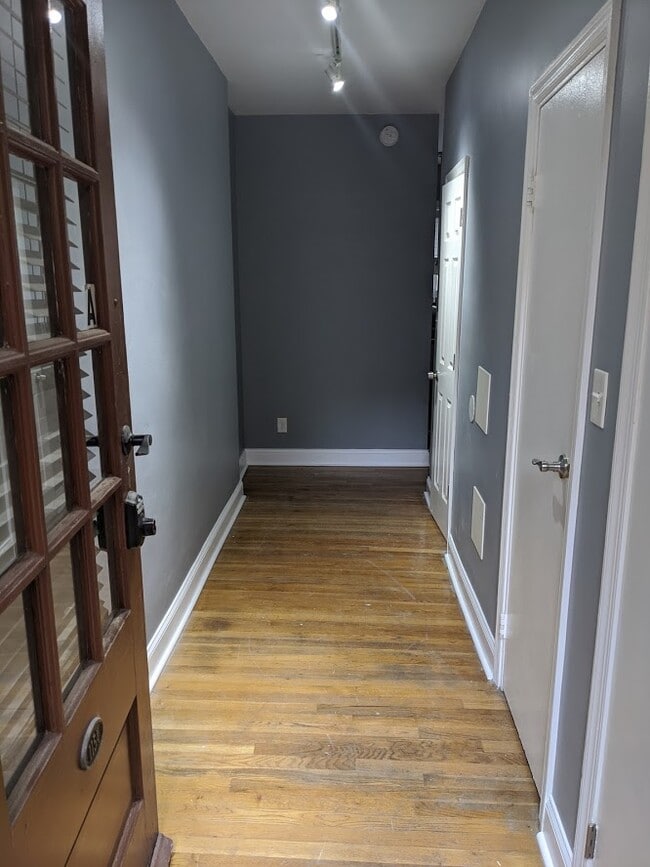 Building Photo - 115 E St