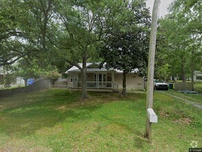 Building Photo - Charming Coastal Living in Downtown Ocean ...