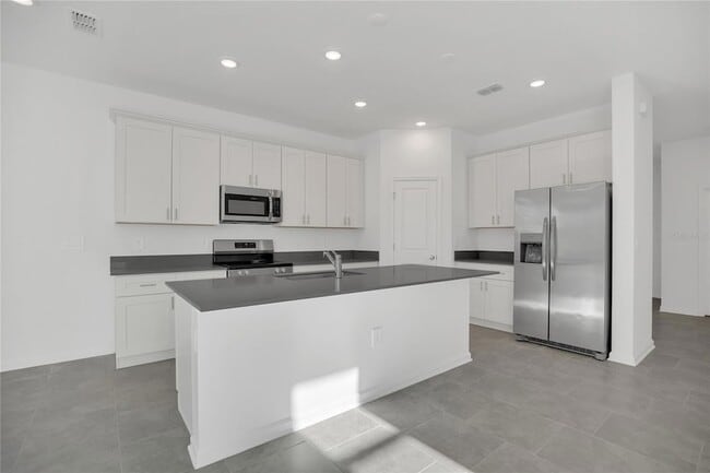 Building Photo - 2048 Shaggy Fisher Dr