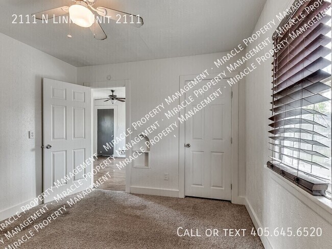 Building Photo - 2111 N Linn-Unit 2111