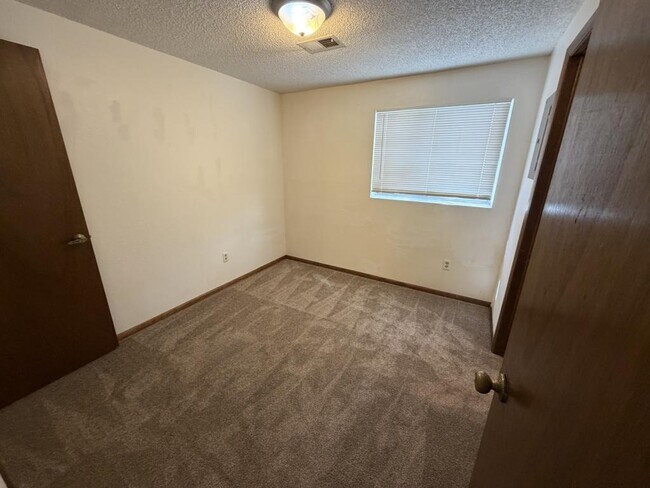Building Photo - 418 Mulberry Dr