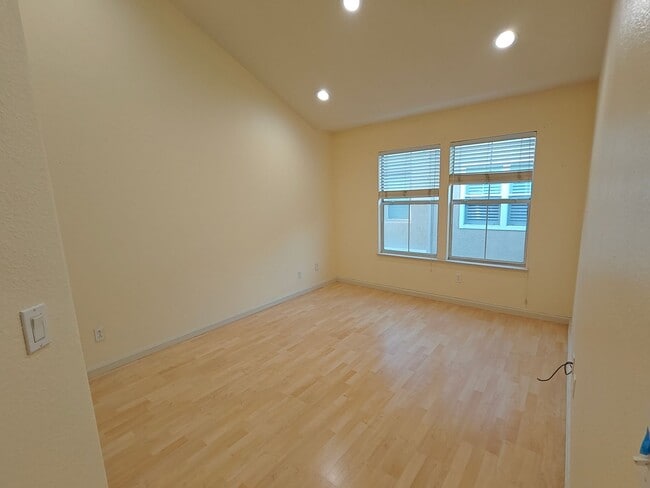 Building Photo - 3 Bedroom for Rent in River Oaks! $4,975
