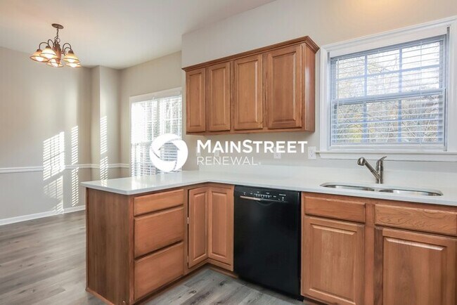 Building Photo - 3 Bedroom Pet-Friendly Home in Garner, NC with Main Street Renewal