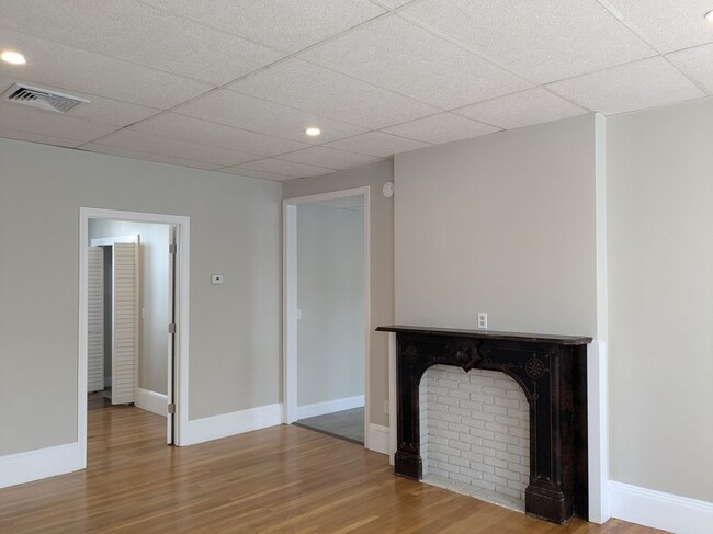 Building Photo - 684 Park Ave