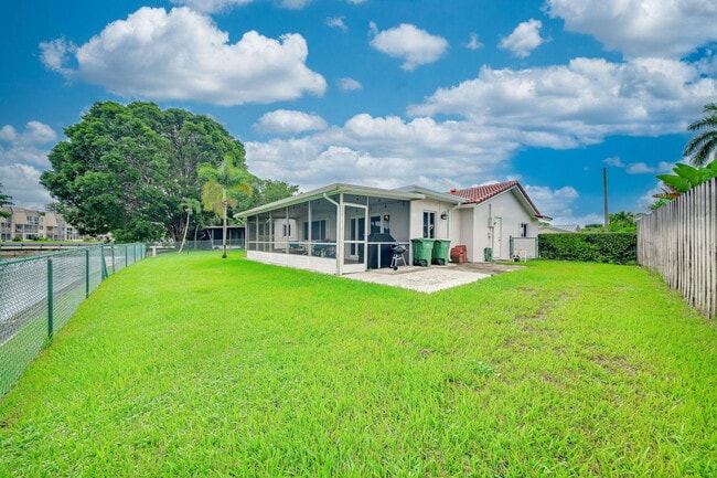 Building Photo - 9603 NW 67th Ct