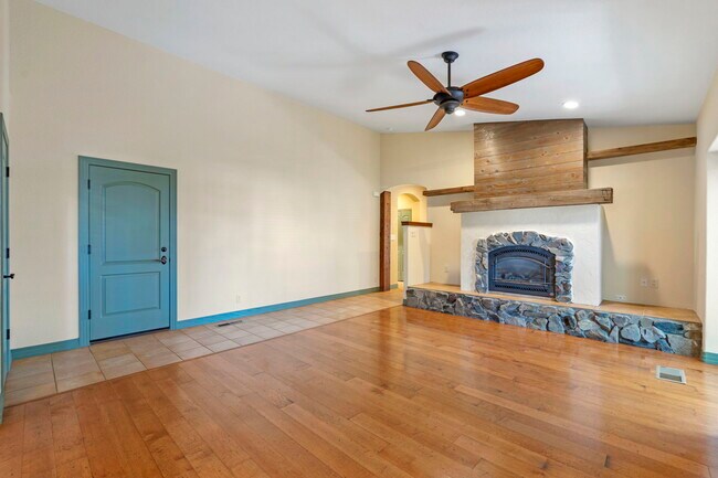 Living Room - 2100 Brittany Meadows Dr