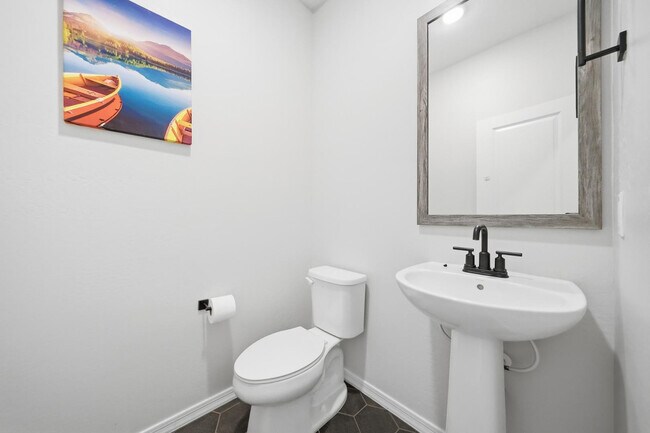 Building Photo - 997 S 150th Dr