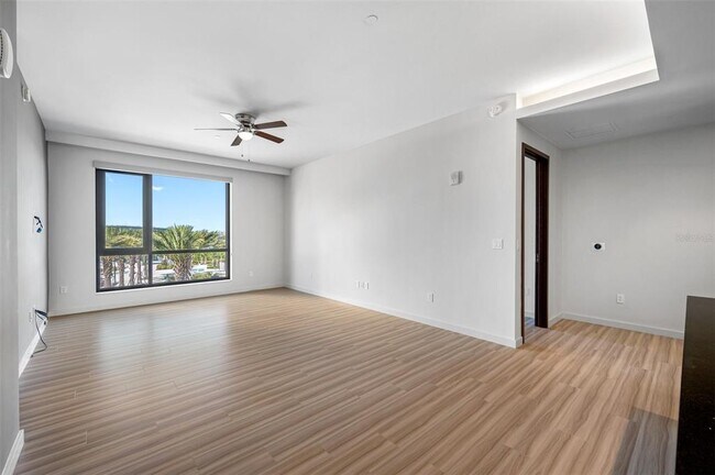 Building Photo - 5 N Osceola Ave