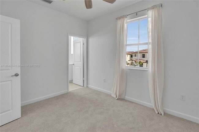 Building Photo - 2652 SE 28th St