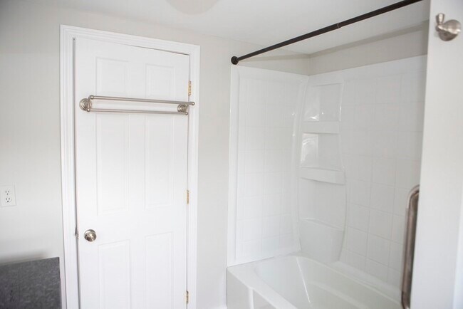 Building Photo - 43 Beacon St