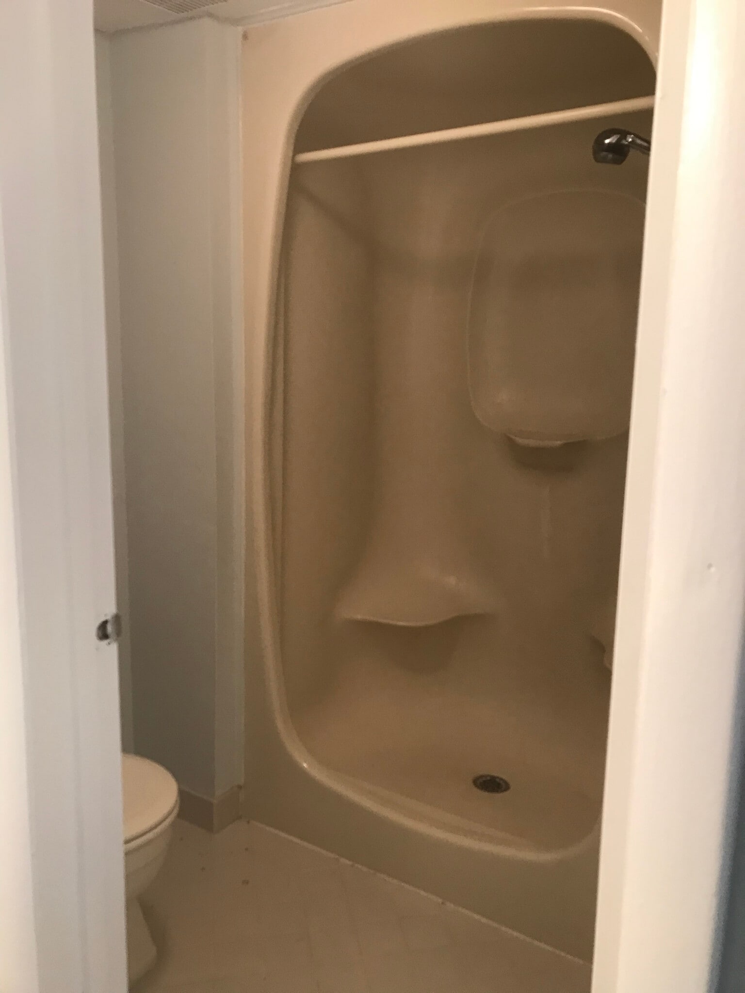 Master bathroom - 125 Leedom Way