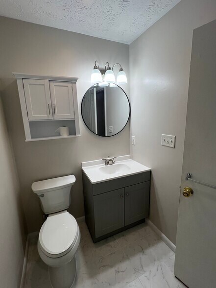 Building Photo - 880 Kirkwood Ave SE