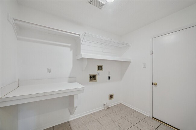 Building Photo - 174 W Greywing Cir