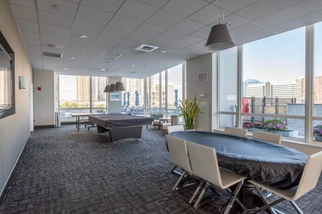 Building Photo - 2 2nd St