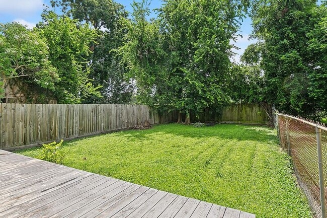 Building Photo - 2122 S Liberty St