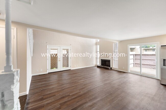 Building Photo - 7371 S Yale Ave