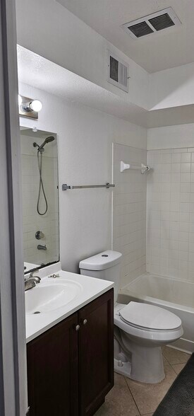 Building Photo - 2946 S University Dr